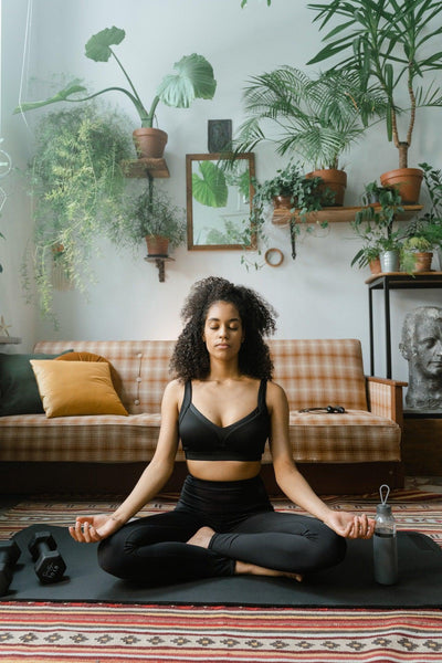 Yoga en casa: cómo practicar yoga desde la comodidad de tu hogar